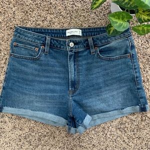 *NWOT*Abercrombie high rise shorts Sz 32